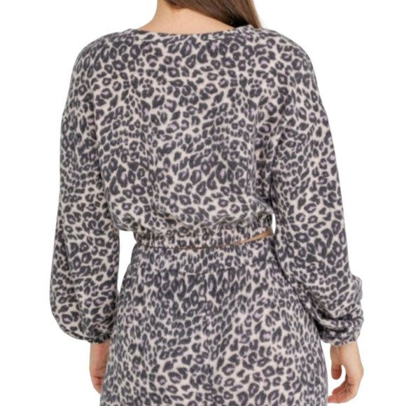 Le Lis Leopard Print Cropped Light Fleece Pullover Cream Pink Size Large NWT - Picture 2 of 2